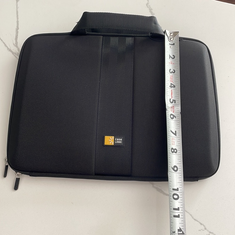 CASE LOGIC ZIPPERED CASE - Picture 5 of 7